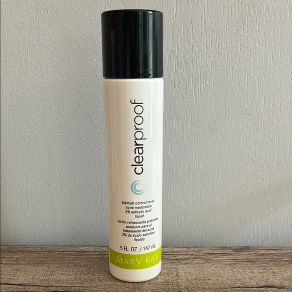 Mary Kay Clearproof Trio- cleansing gel, toner, moisturizer - Picture 4 of 5